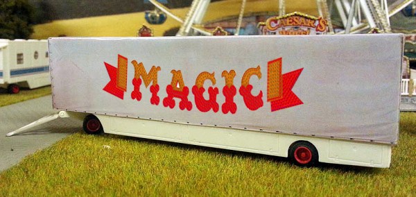 Packwagen 2 Achsig mit Plane und beschriftung MAGIC