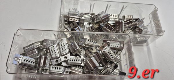 Stecker und Buchse 9er